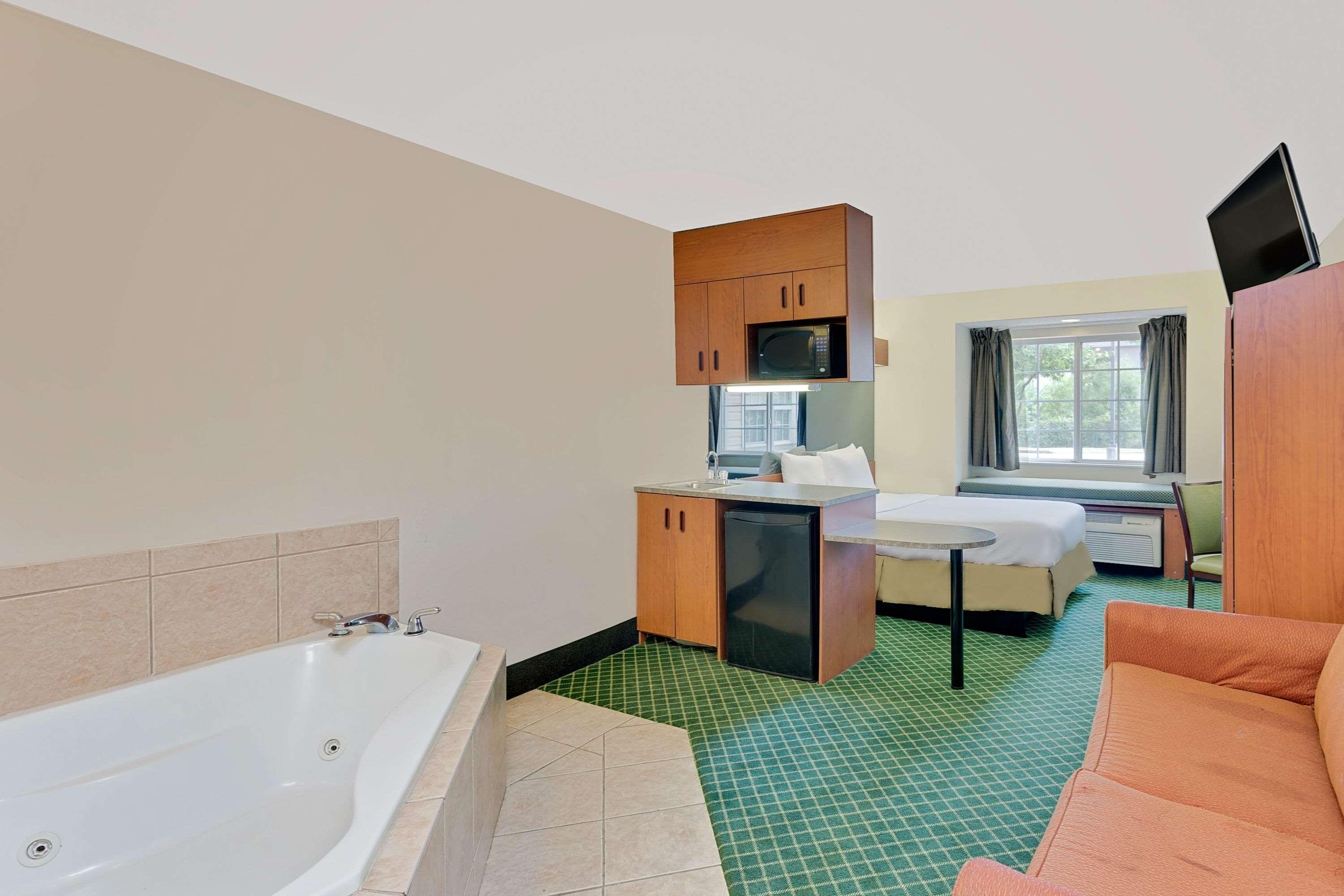 Microtel Inn & Suites By Wyndham Augusta/Riverwatch Exterior photo